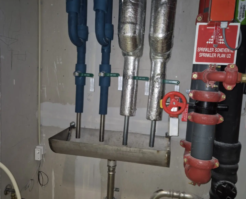 Egenprodusert rustfritt kar for drenering av system